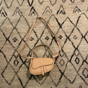 Elegant Tan Women's Bag